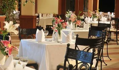 אתר נופש Jaz Grand Marsa
