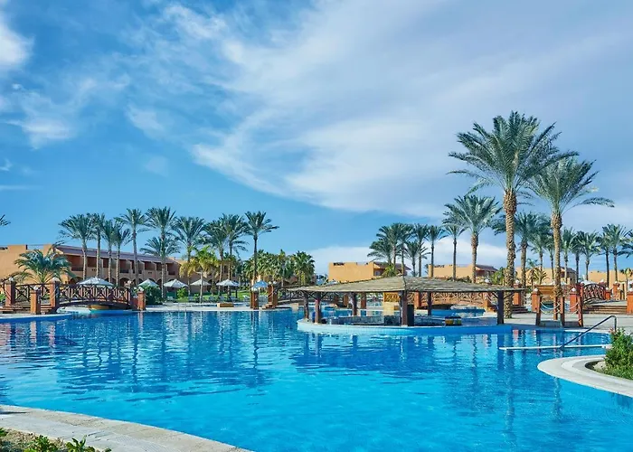 אתר נופש Jaz Grand Marsa 5*